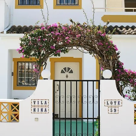 Naomi - Large Garden And Terrace Villa