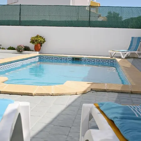 Naomi - Large Garden And Terrace Villa Albufeira