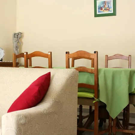 Villa Naomi - Large Garden And Terrace *