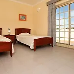 Naomi - Large Garden And Terrace Villa