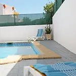 Villa Naomi - Large Garden And Terrace Albufeira