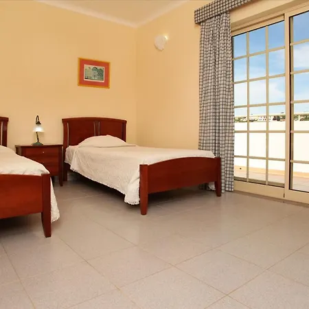 Naomi - Large Garden And Terrace Villa