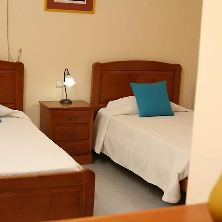 Naomi - Large Garden And Terrace Albufeira