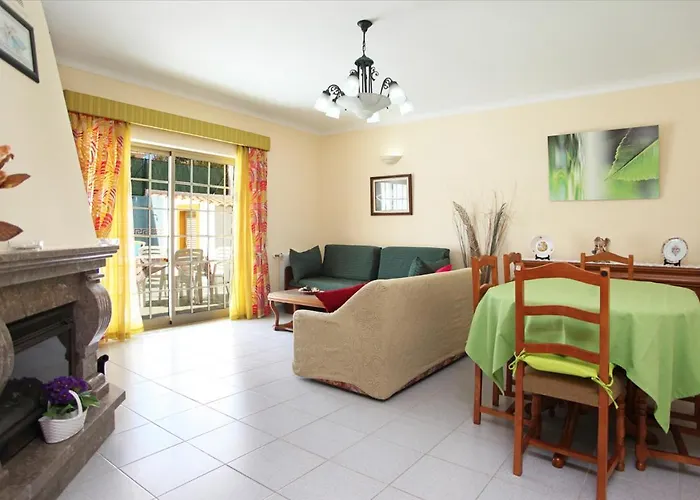 Naomi - Large Garden And Terrace Αλμπουφέιρα